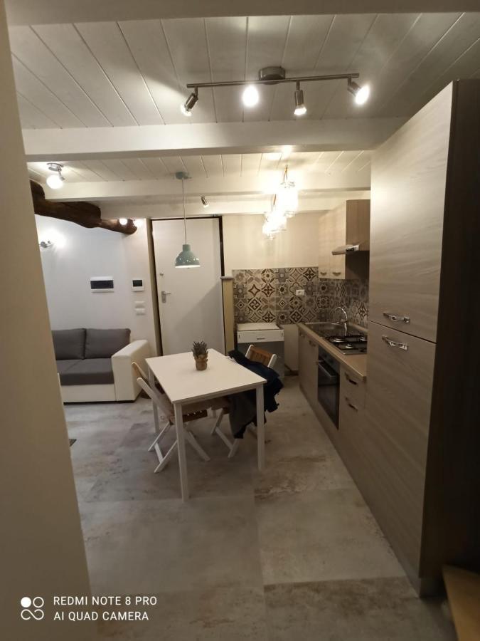 Antico-Vicolo Appartamento Viviana Vercelli Exterior foto